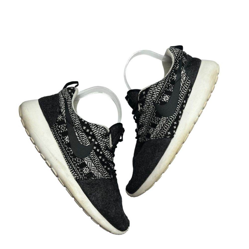 Nike Roshe One Winter Print Shoes Women's sz 8.5 Black 685286-001 Fair Isle Knit